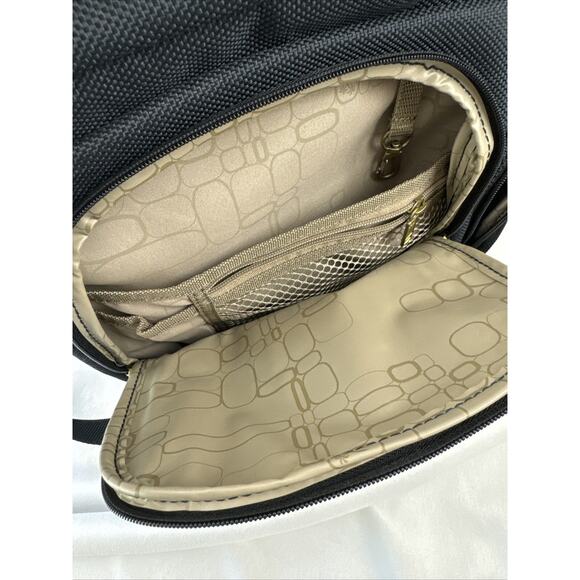 Ricardo Beverly Hills Black Daypack Backpack Travel Overnight Carry On Bag - Picture 11 of 16